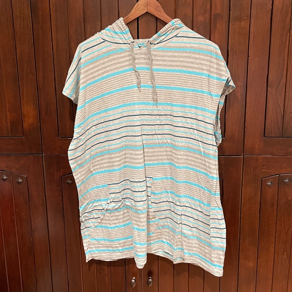 Sleeveless shirt